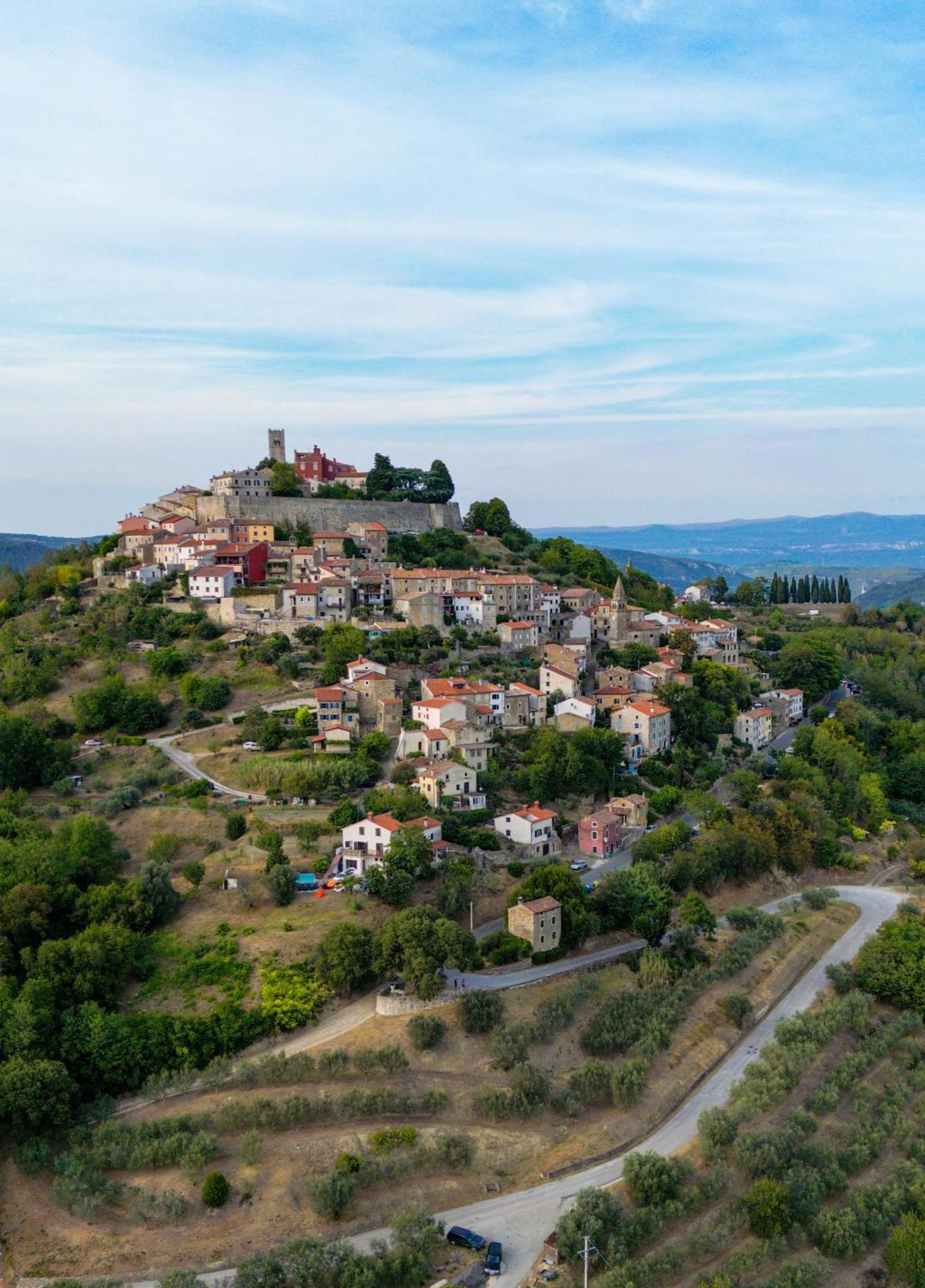 Winery & Design Hotel Roxanich Motovun Exterior photo